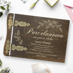 Drewniany album na zdjęcia z grawerem na 20 rocznicę ślubu - Kamień milowy