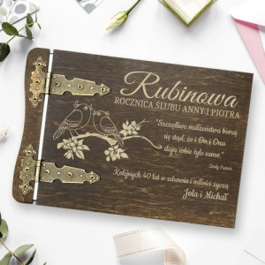 Drewniany album na zdjęcia z grawerem na 40 rocznicę ślubu - On i Ona