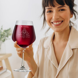 Kieliszek do wina XXL (860 ml) z grawerem na walentynki - Królowa serca