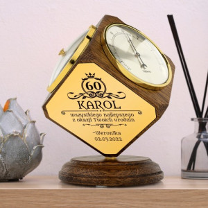 Stacja pogodowa dębowa: termometr, barometr i higrometr z grawerem - 60 urodziny