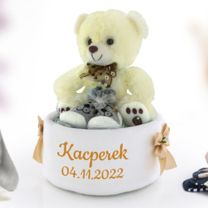 Tort z pampersów 4 dla dziecka z haftem - Uszatek