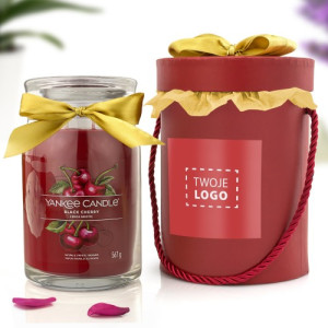 Świeca Yankee Candle® duża z nadrukiem logo - Soczysta słodycz