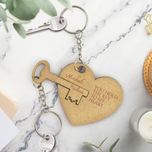 Brelok do kluczy dla par z grawerem - Klucz do serca
