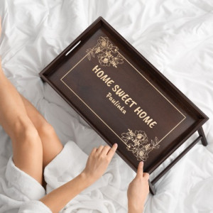 Stolik śniadaniowy do łóżka z grawerem - W domu najlepiej