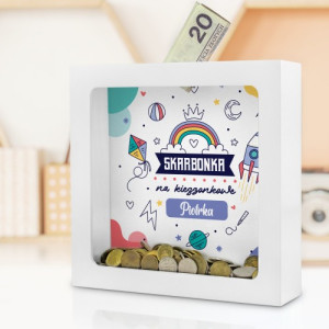 Skarbonka drewniana z szybką i nadrukiem dla dziecka - Kieszonkowe