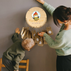 Kalendarz adwentowy dla dziecka z nadrukiem - Magiczne Święta