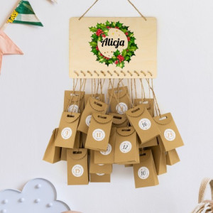 Kalendarz adwentowy dla niej z nadrukiem - Wieniec