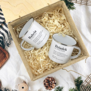 Zestaw kubków emaliowanych w koszyku dla babci i dziadka - Encyklopedia