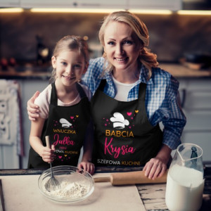 Fartuchy kuchenne dla babci i wnuczki z nadrukiem - Kucharki dwie