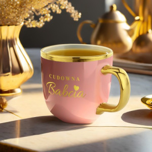 Kubek różowy ze złotym uchem i nadrukiem dla babci - Wspaniała babcia