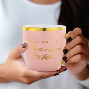Kubek różowy ze złotym uchem i nadrukiem dla mamy - Różany poranek