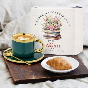 Filiżanka ze spodkiem i złotą łyżeczką dla nauczycielki - Chodząca wiedza