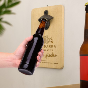 Otwieracz do piwa na ścianę z grawerem dla chłopaka - Małe piwko