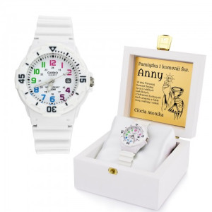 Zegarek CASIO w drewnianym etui z grawerem na prezent na Komunię dla dziewczynki