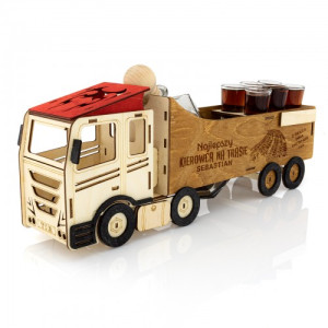 Karafka ciężarówka z kieliszkami i grawerem dla chłopaka - Na trasie