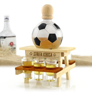 Karafka piłka z kieliszkami i grawerem dla chłopaka - Strefa kibica