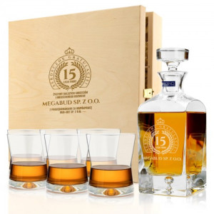 Karafka ze szklankami w pudełku z grawerem na jubileusz firmy - Możliwości