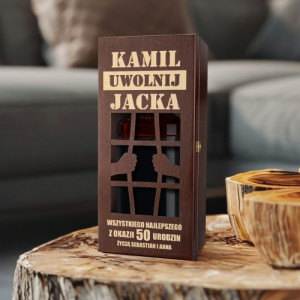 Skrzynka na whisky z grawerem na 50 urodziny dla niego - Za kratami