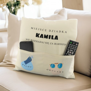 Poduszka dekoracyjna z kieszeniami i nadrukiem dla dziadka - Strefa wygody