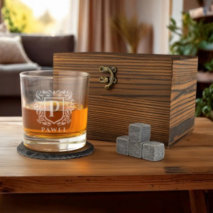 Szklanka do whisky z grawerem i akcesoriami w pudełku dla niego - Ekspert