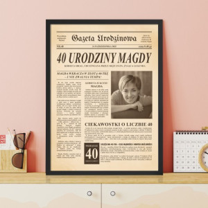 Okładka gazety ze zdjęciem na 40 urodziny dla niej - Szalona czterdziestka