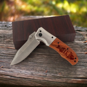 Nóż składany z grawerem w etui dla wędkarza - Gruba ryba