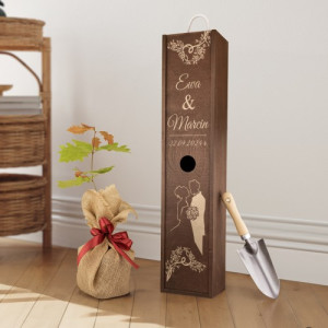 Sadzonka dębu w skrzyni z grawerem na ślub - Zakochani