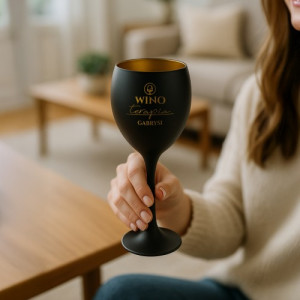 Kieliszek do wina z grawerem dla niej - Terapia winem