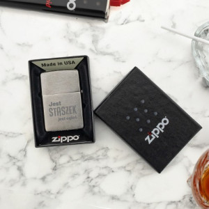 Zapalniczka benzynowa Zippo 200 Classic Brushed Chrome dla faceta - Mocny płomień