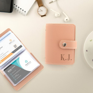 Etui na wizytówki z grawerem inicjałów dla niej - Wizytownik