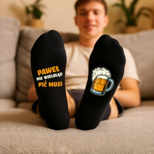 Śmieszne skarpetki męskie czarne z nadrukiem - Nie wielbłąd