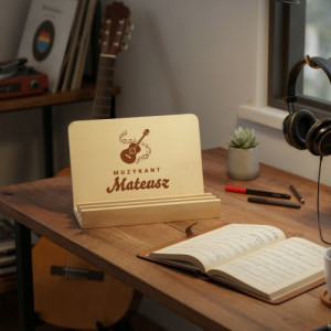 Podstawka do nut z nadrukiem dla gitarzysty - Muzykant