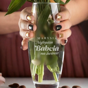 Wazon dekoracyjny z grawerem imienia dla babci - Kwitnąca miłość