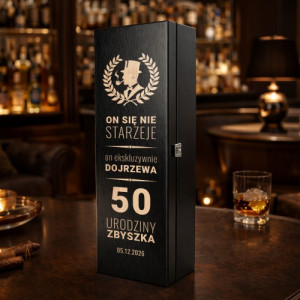 Skrzynka na alkohol czarna z grawerem na 50 urodziny dla niego - Ekskluzywnie dojrzewa