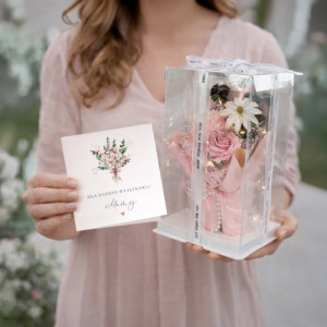 Flower box kwiaty mydlane LED i kartka na Dzień Mamy - Wyjątkowa okazja