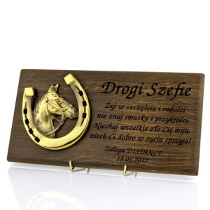 Podkowa szczęścia na desce z grawerem dla szefa - Koń jaki jest