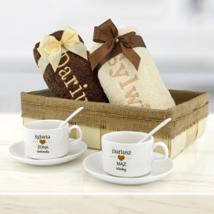 Zestaw upominkowy dla pary: ręczniki + filiżanki z nadrukiem - Nasz czas