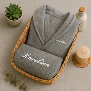 Szlafrok z haftem Rozmiar L i ręcznik dla niej - Powab