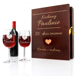 Skrzynka na wino drewniana z kieliszkami i grawerem - W dniu imienin