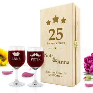 Drewniana skrzynka na wino z kieliszkami na 25 rocznicę ślubu - Toast