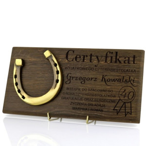 Podkowa szczęścia na desce z grawerem na urodziny - Czterdziestolatek