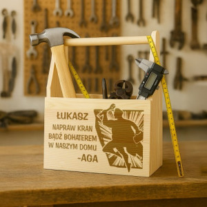 Skrzynka na narzędzia z grawerem dla faceta - Bohater w domu