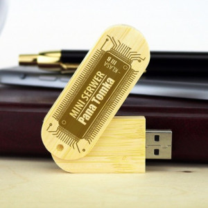 Pendrive 16 GB z grawerem dla nauczyciela - Mini serwer