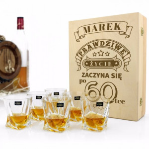 Szklanki do whisky w pudełku z grawerem na 60 urodziny - Prawdziwe życie