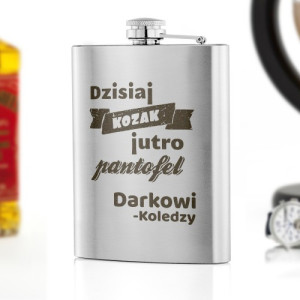 Piersiówka z grawerem na wieczór kawalerski - Kozak pantofel