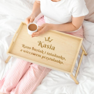 Personalizowany stolik śniadaniowy na prezent