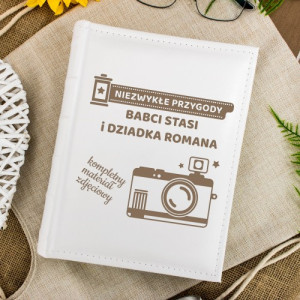 Album na zdjęcia z grawerem dla babci i dziadka - Niezwykłe przygody