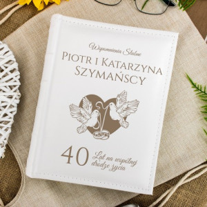 Album na zdjęcia z grawerem na rocznicę ślubu - Gołębie