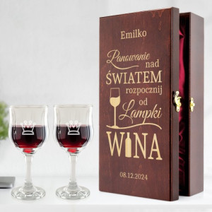 Skrzynka na wino z kieliszkami i grawerem - Panowanie nad światem