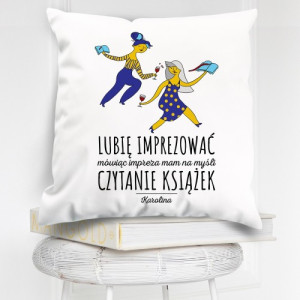 Poduszka z nadrukiem imienia na prezent dla dziewczyny